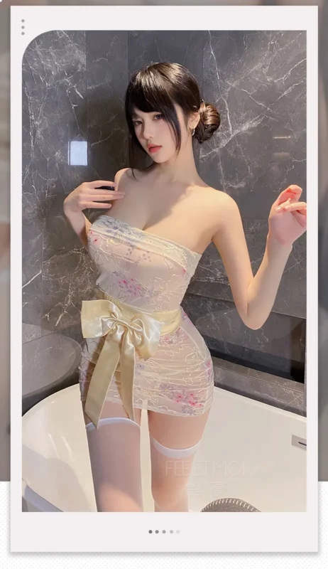 Non-Staining Clothes for Adult Doll, Open-Cleavage Backless Strapless Cleavage Reveal Dress