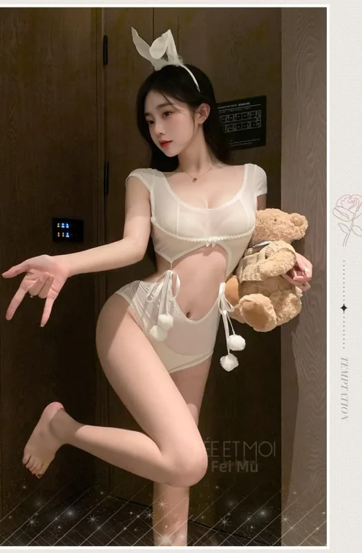 Non-Staining Clothes for Sex Doll, Open-Cleavage Backless Bare Buttocks Misty Nightgown Set