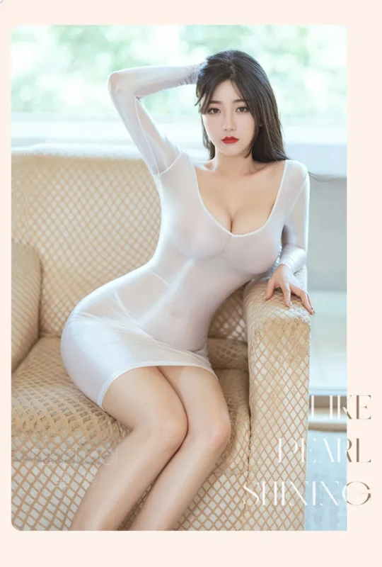 Non-Staining Clothes for TPE Doll, Light Luxury Charm Sexy Cleavage Reveal Mermaid Skirt
